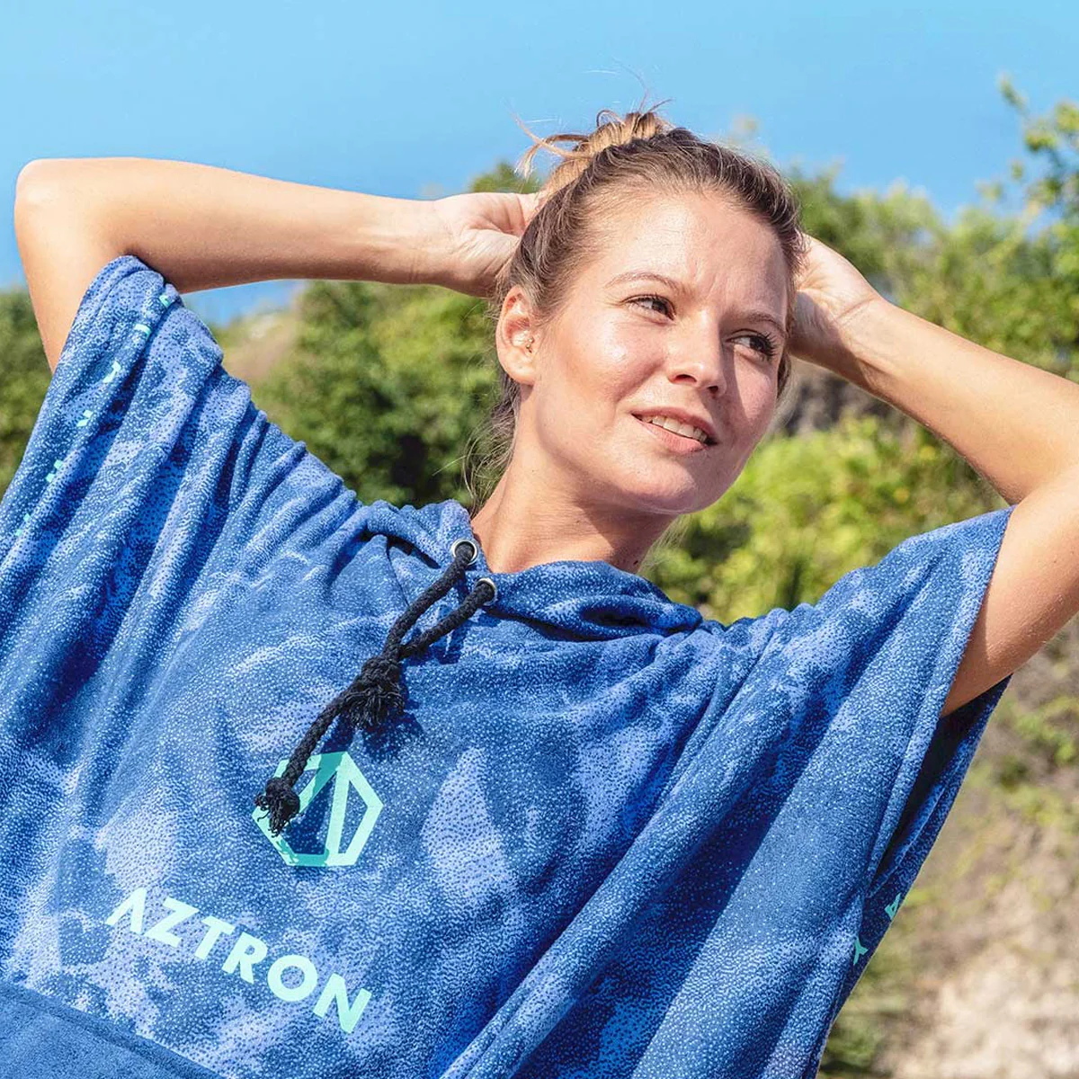 Aztron Starway Poncho - Image 8